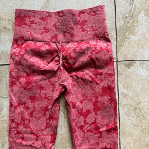 Gymshark Adapt Camo Seamless Leggings - Red - Picture 10 of 11